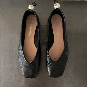 Nicholas Kirkwood black leather flats with pearl backing detail IT37.5